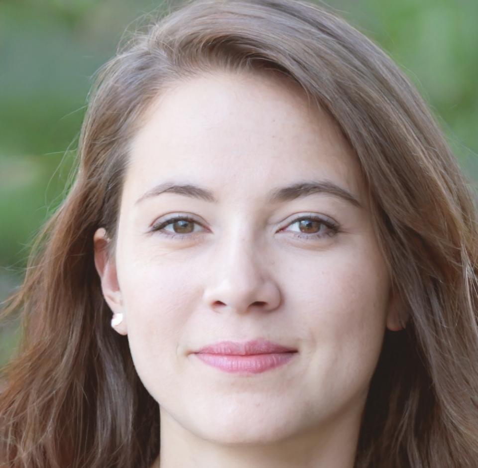 Elena Martínez, directora de programa de análisis financiero